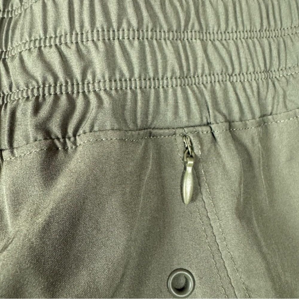 Old Navy Shorts High Waisted StretchTech Solid Dark Green Olive‎ Stone Wall - Picture 5 of 8